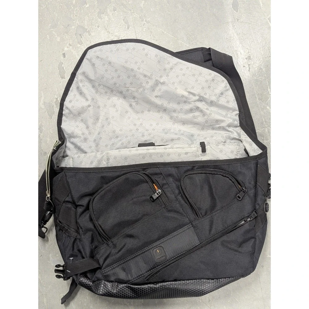 NWT Ful Messenger Laptop Bag Power Bank Crossbody‎ Travel Briefcase Black